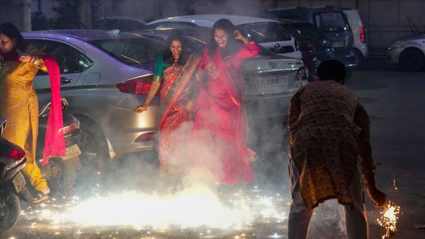 What Is The Punishment, Fine For Bursting Crackers In Delhi During Diwali?