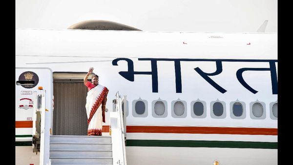 President Droupadi Murmu Receives Warm Welcome in Algeria During Historic Visit