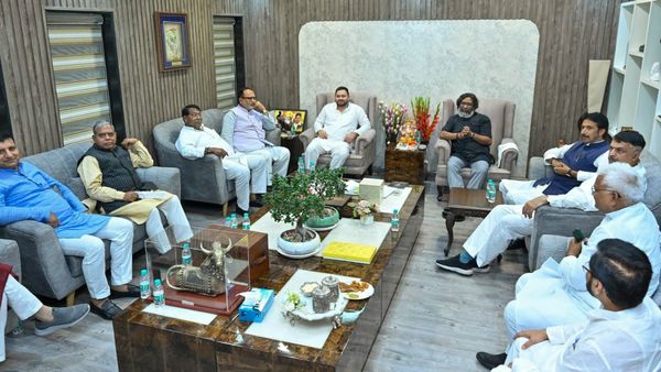 JMM's Plan To Retain Power In Jharkhand Hits Roadblock As RJD, Left Parties Threaten To Go Solo