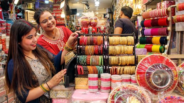 Karva Chauth 2024 Sales Projected To Surpass Last Year's Rs 15,000 Crore Mark