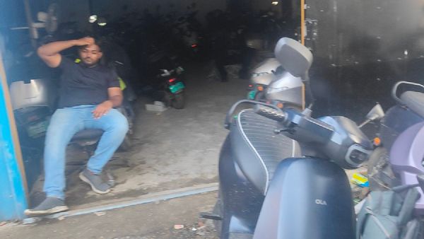 Kunal Kamra Takes Fresh Swipe At Bhavish Aggarwal For Hiring 'Bouncers' At Ola Service Centres