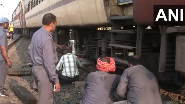 Maharashtra: 3 Coaches Of Lokmanya Tilak-Shalimar Express Derailed In Nagpur; Rescue Underway