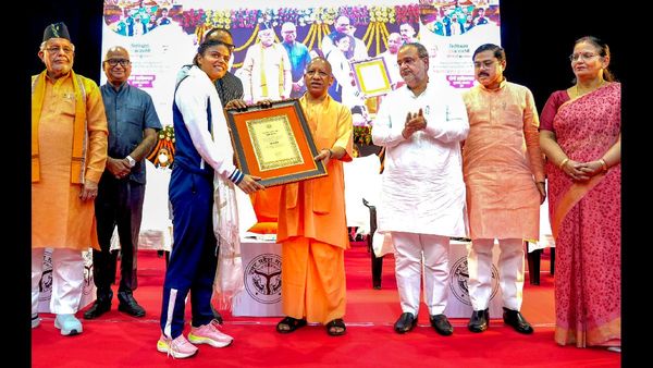 Yogi Adityanath Urges Police and Administration to Remain Alert During Festival Season in Uttar Pradesh