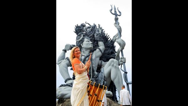 California Governor Gavin Newsom Calls Special Session to Protect Progressive Policies from Trump Presidency