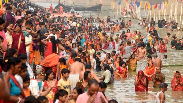 Chhath Puja Starts Today: Here Are Wishes, Messages, Quotes And Greetings To Share With Well Wishers