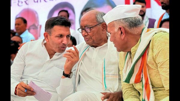 Digvijaya Singh Discusses Emotional Reactions to Jammu and Kashmir Special Status Resolution