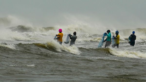 Cyclone Fengal Nears Landfall In Puducherry: TN Shuts Schools, Transport Suspended, Safety Measures In Place