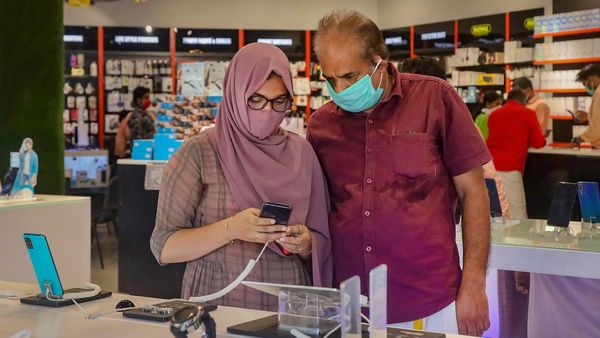 Centre Mandates IMEI Registration For Mobile Manufacturers, Importers Under New Cyber Security Rules