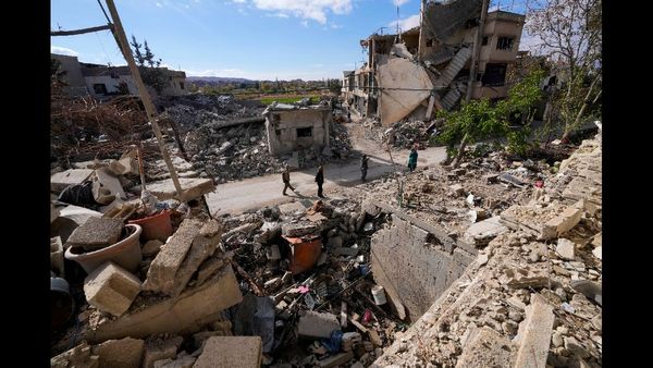 Thousands of Displaced Lebanese Families Return from Syria Following Ceasefire with Israel