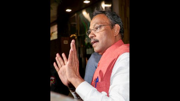 Vinod Tawde Confronts Cash-for-Votes Allegations Amid Election Controversy