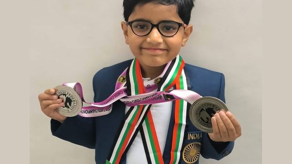  India's 9-Year-Old Star Aarit Kapil Beats Chess Grandmaster Raset Ziatdinov