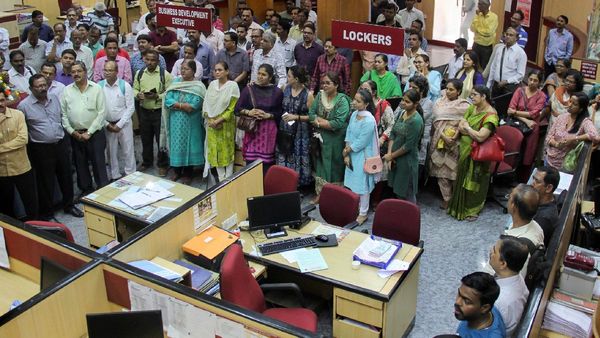 BOB SO Notification 2025: 1267 Vacancies Open Across Multiple Departments; Check How To Apply