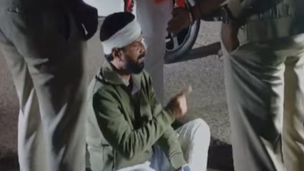 Arrested Over 'Derogatory' Remarks, Karnataka BJP MLC CT Ravi Files Counter Complaint, Stages Protest