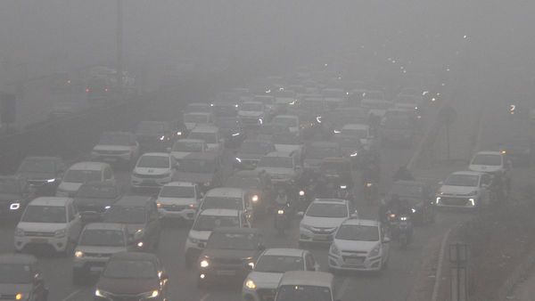 Delhi Shivers At 7°C Morning: Rain Likely, Poor Air Quality Lingers
