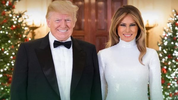 Trump's Christmas Truth: Trump Takes A Festive Swipe At Obama With Memes And Holiday Cheers