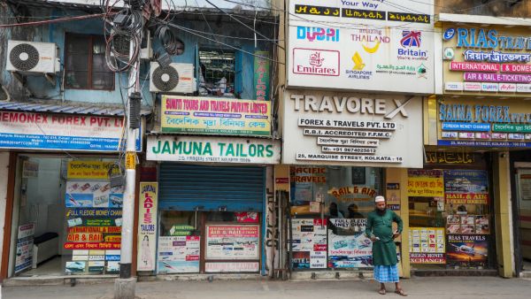 Hit By Absence Of Bangladeshi Tourists, Worried Kolkata Traders Think Of Wooing Local Customers