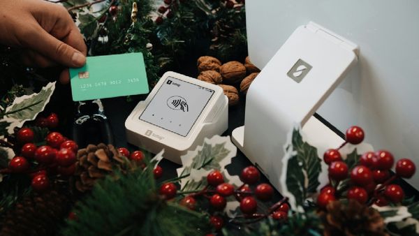 10 Budget-Friendly Christmas Party Ideas: Hot Cocoa Bars, Games & Festive Fun