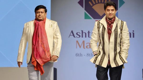 WATCH - Ramp Royals: Scindia & Majumdar Strut Their Style At Ashtalakshmi Mahotsav!