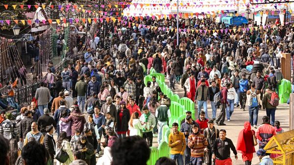 Severe Cold Wave Grips North India: Roads Closed, Power Outages, No 'White Christmas' In Tourist Hotspots