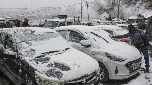 Himachal’s White Christmas: Shimla And Manali Shine Amid Snowfall Chaos - WATCH