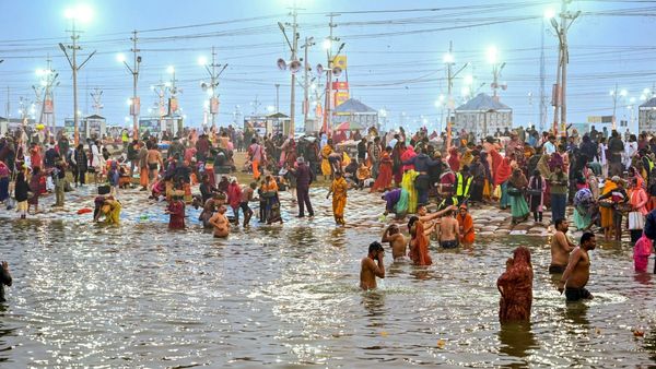 How Does the Ganga Remain Safe for Dipping Despite Crores Bathing During Kumbh?
