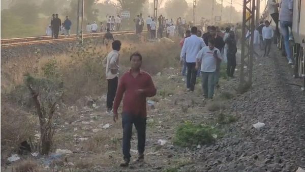 Jalgaon Train Accident: Did Chain Pulling Trigger the Tragedy? Here's What Officials Say