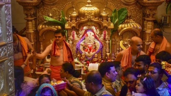Siddhivinayak Temple Dress Code: What Devotees Must Wear And What’s Strictly Not Allowed