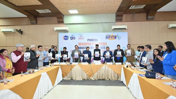 PHDCCI Hosted 'Madhya Pradesh Industry Meet & Curtain Raiser of MPITX 2025' in Bhopal