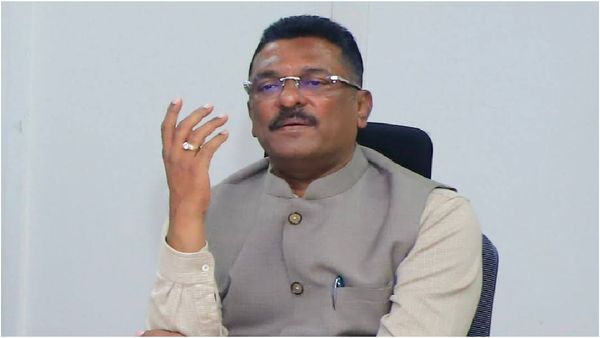 'No Parking Space, No Vehicle Registration’: Maharashtra Minister's New Traffic Policy To Tackle Congestion