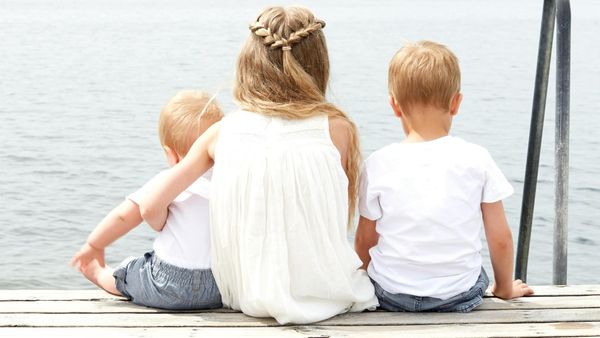 Study Suggests Middle Children May Have More 'Desirable Traits' Than Their Siblings