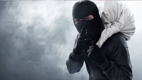 Mumbai Thief Kisses 38-Year-Old Woman After Failing To Rob Valuables