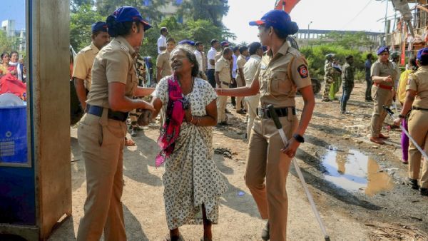 Vasai Demolition Drive: VVCMC Targets Remaining 32 Illegal Buildings; Residents Evacuated