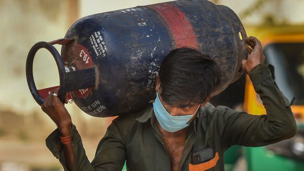 Commercial LPG Prices Cut By Rs 7 Ahead Of Union Budget, First Reduction After Five Consecutive Hikes