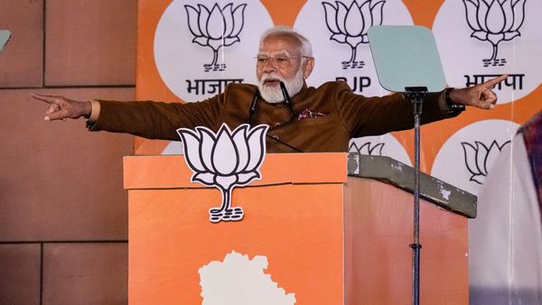 Delhi CM Oath Ceremony Likely After PM Modi’s US Visit, BJP Gears Up For Grand Event