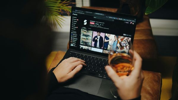 Online Love Scam Leaves 57-Year-Old Woman Penniless And Homeless; Loses Rs 4.3 Crore