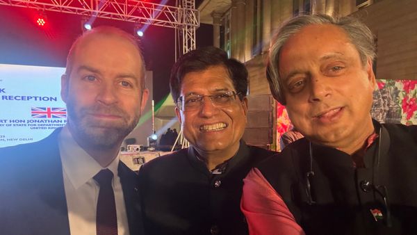 Shashi Tharoor Posts Selfie With Piyush Goyal, Sets Rumour Mills Buzzing Amid Rift With Congress