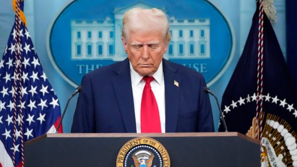 Trump Signs Executive Order Banning Transgender Athletes From Girls', Women's Sports