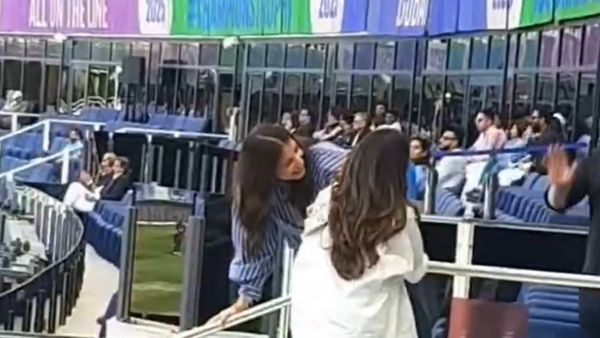Are Anushka Sharma and Ritika Sajdeh Really Not on Good Terms? See This Viral Video