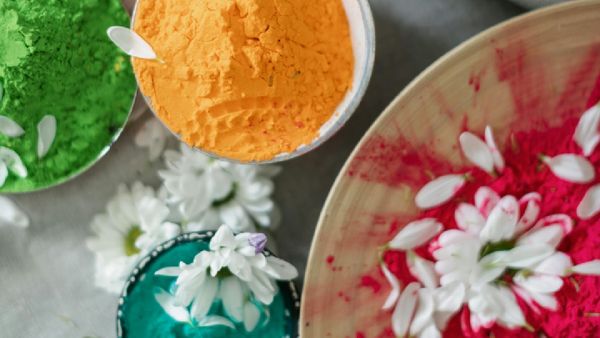 DIY Holi Decoration Ideas: Simple, Colourful, And Budget-Friendly