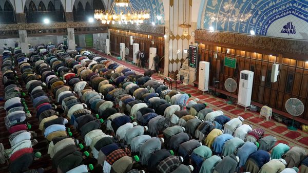 Blast at the Pakistan Mosque Leaves Islamist Leader and Three Others Injured