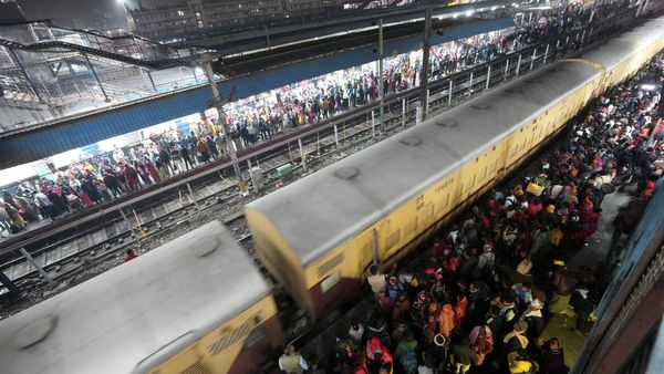Crowd Swells at New Delhi Railway Station as Trains Run Late, Authorities Dismiss Stampede Claims