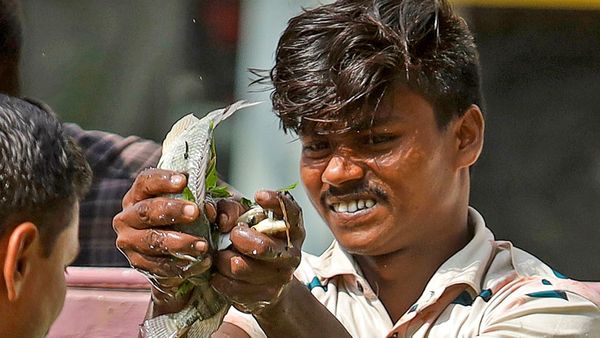 IMD Forecasts Contrasting Weather In Karnataka: Heavy Rains in South, Intense Heatwave In North