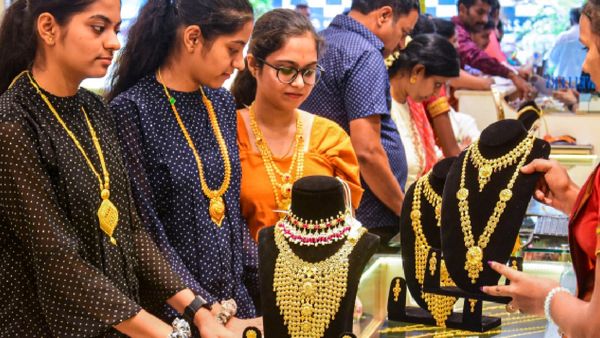 Akshaya Tritiya 2025: Top 5 Jewellery Deals You Can’t Miss From Tanishq, Malabar & More
