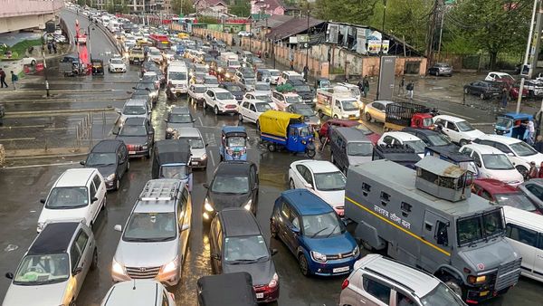 Delhi-Meerut Expressway Choked by Massive Traffic Jam After Fatal Accident