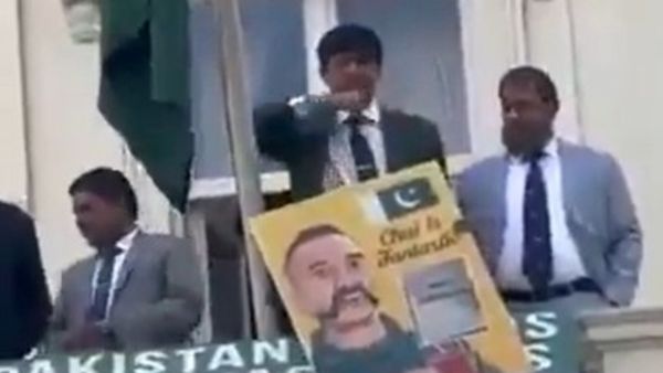 Pakistani Official Sparks Outrage With 'Throat-Slitting' Gesture At Indian Protesters In London | WATCH