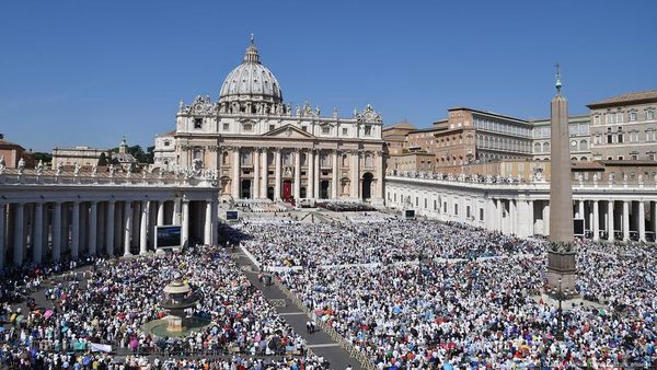How And Where Will Pope Francis Be Buried?