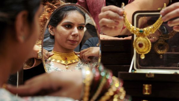 Gold Price City-Wise on April 8: Check Latest 18K, 22K, 24K Rates in Delhi, Kolkata, Mumbai, & More