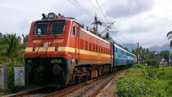 Social Worker Assaulted By IRCTC Staff On Gitanjali Express Over Food Complaint