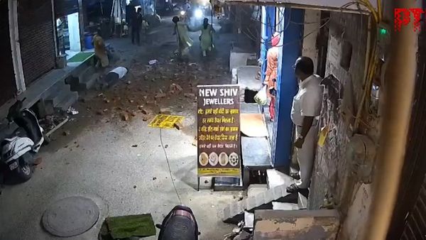 Man Killed In Wall Collapse During Dust Storm In Delhi's Madhu Vihar; Several Areas Hit By Power Cuts, Traffic