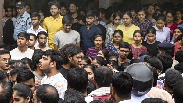 Controversy Has Emerged Over Students Being Instructed To Remove Their Janivaras At A Karnataka CET